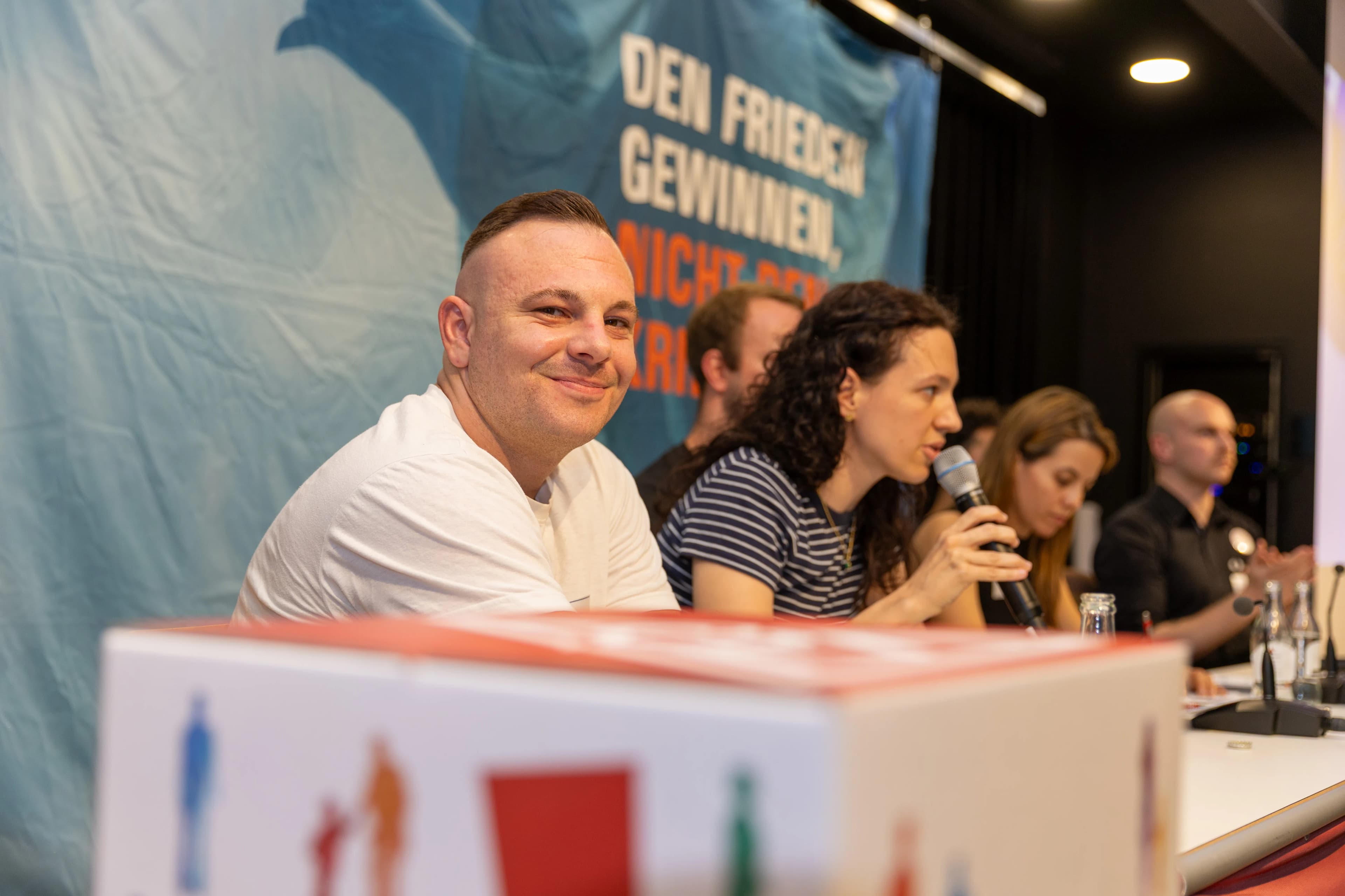 Cem Wahlkreis Podium